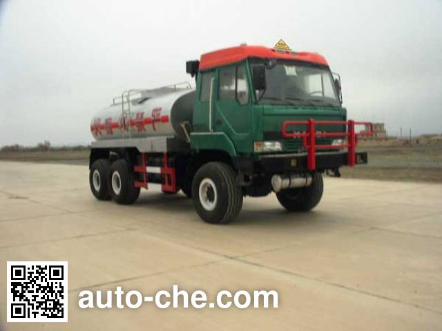 Dongfeng desert off-road oil tank truck EQ5201GYYX