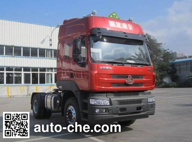 Chenglong dangerous goods transport tractor unit LZ4181M5AA