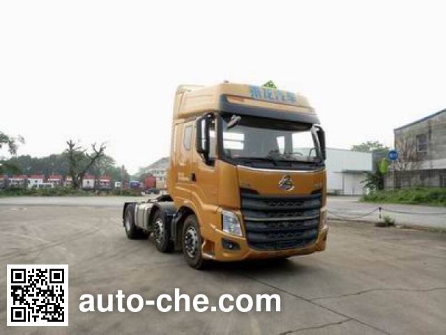 Chenglong dangerous goods transport tractor unit LZ4252H7CB